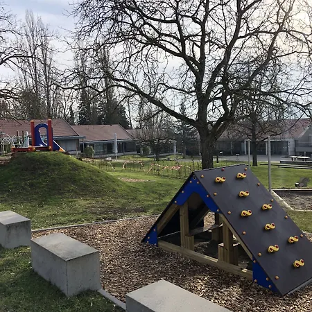 מלון Haus Insel 2*