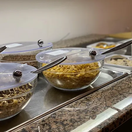 Haus Insel מלון 2*