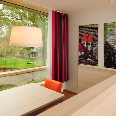 Haus Insel ホテル 2*
