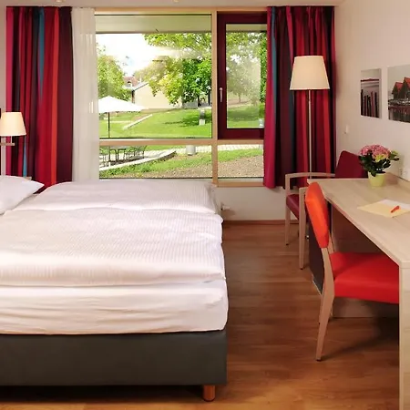 Haus Insel فندق ريشِناو
