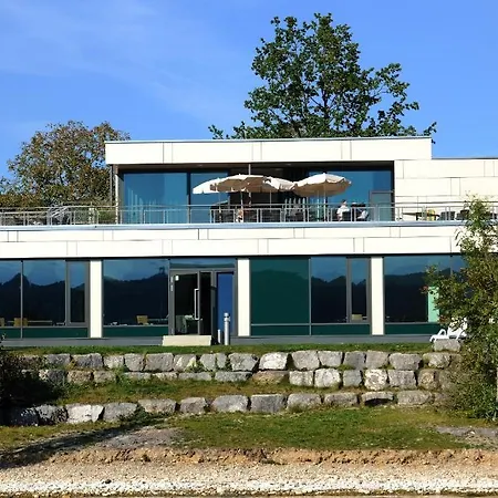 فندق Haus Insel ريشِناو
