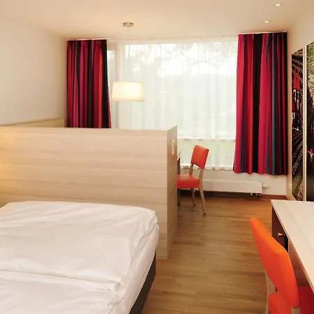 Haus Insel מלון 2*