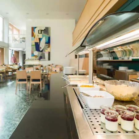 فندق Haus Insel ريشِناو