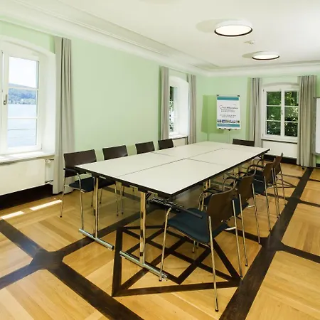 Haus Insel מלון 2*