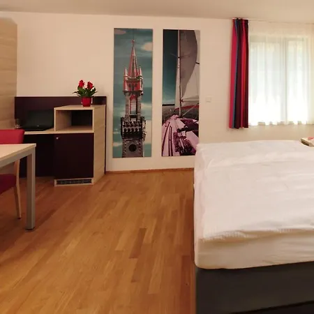 Haus Insel מלון רייכנאו